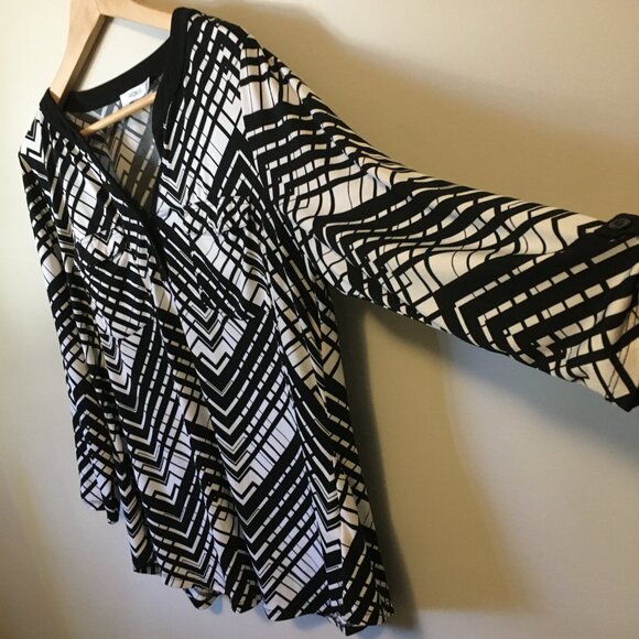 Ricki's Retro B&W Zigzag Stretchy Tunic Shirt - Picture 5 of 16